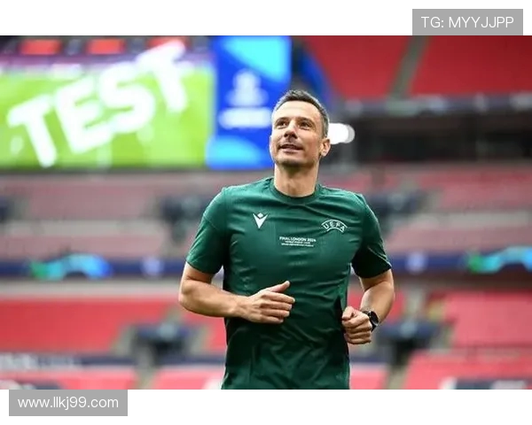 斯洛文尼亚裁判温契奇执法欧冠阿森纳对阵巴黎首回合比赛